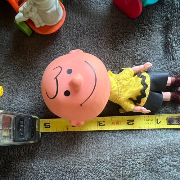 Vintage “Peanuts” Collector ~Charlie Brown Character Figurines - Picture 6 of 7